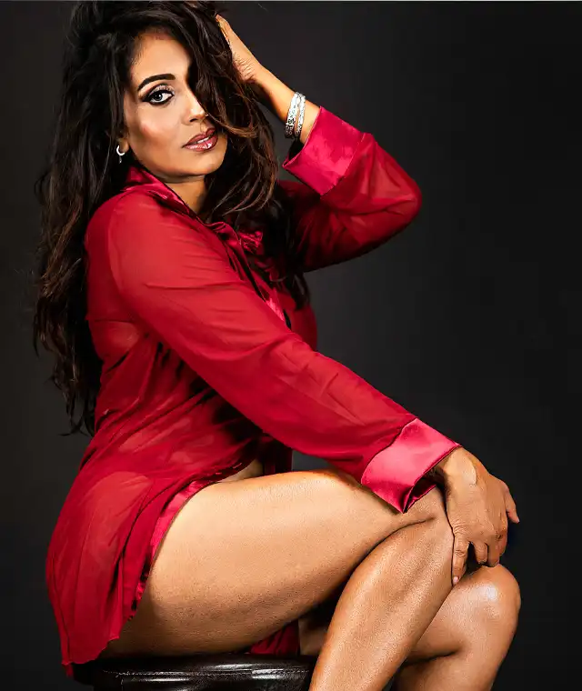 Pune escort girls for private companionship